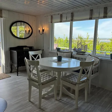 Cozy Cabin With Sea View And Good Sun Conditions