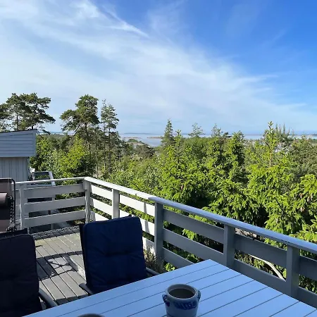 Cozy Cabin With Sea View And Good Sun Conditions Feriehus